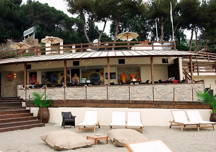 Monti E Mare 酒店 *