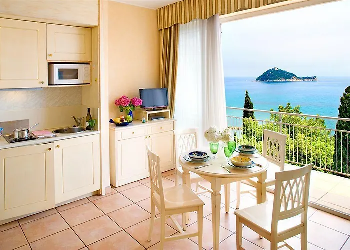 Monti E Mare * 阿拉西奥