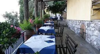 Monti E Mare Szálloda